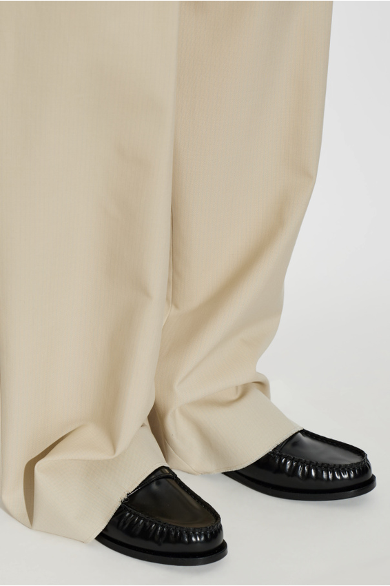 Alohas Rivet Leather Loafers