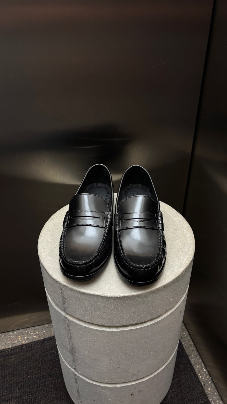 Alohas Rivet Leather Loafers