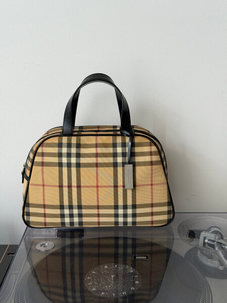 RR ARCHIVE Burberry Nova Check Handbag