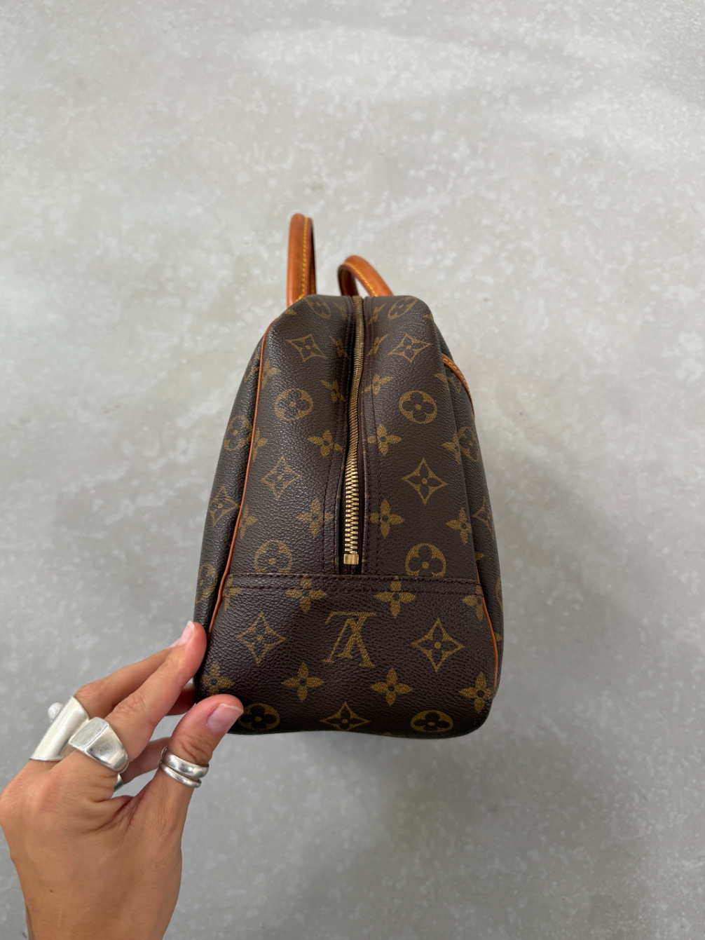 RR ARCHIVE Louis Vuitton Deauville Monogram Handbag