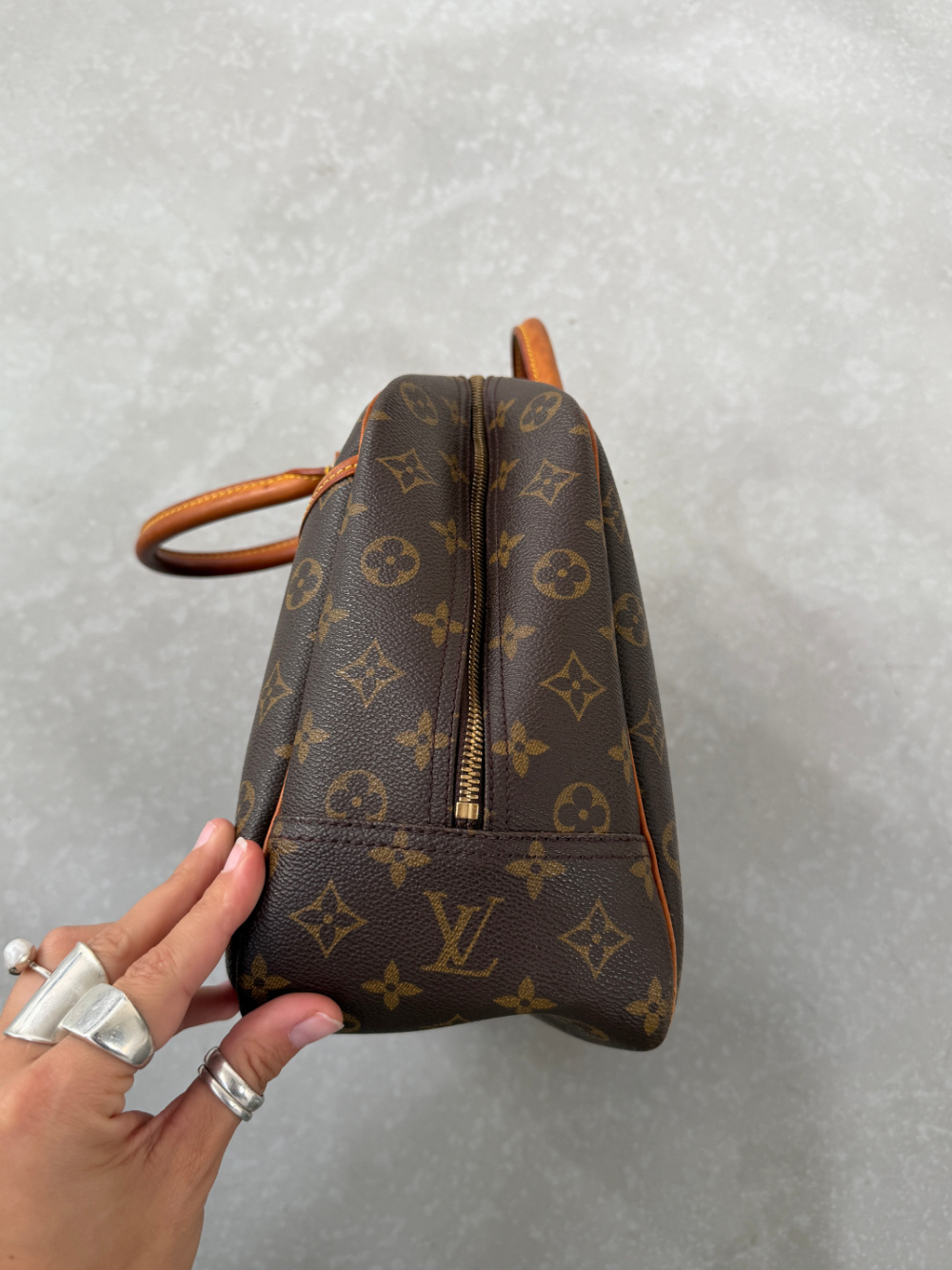 RR ARCHIVE Louis Vuitton Deauville Monogram Handbag