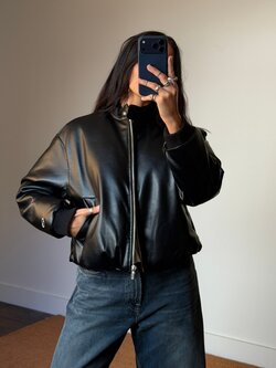 Résumé Omera Jacket