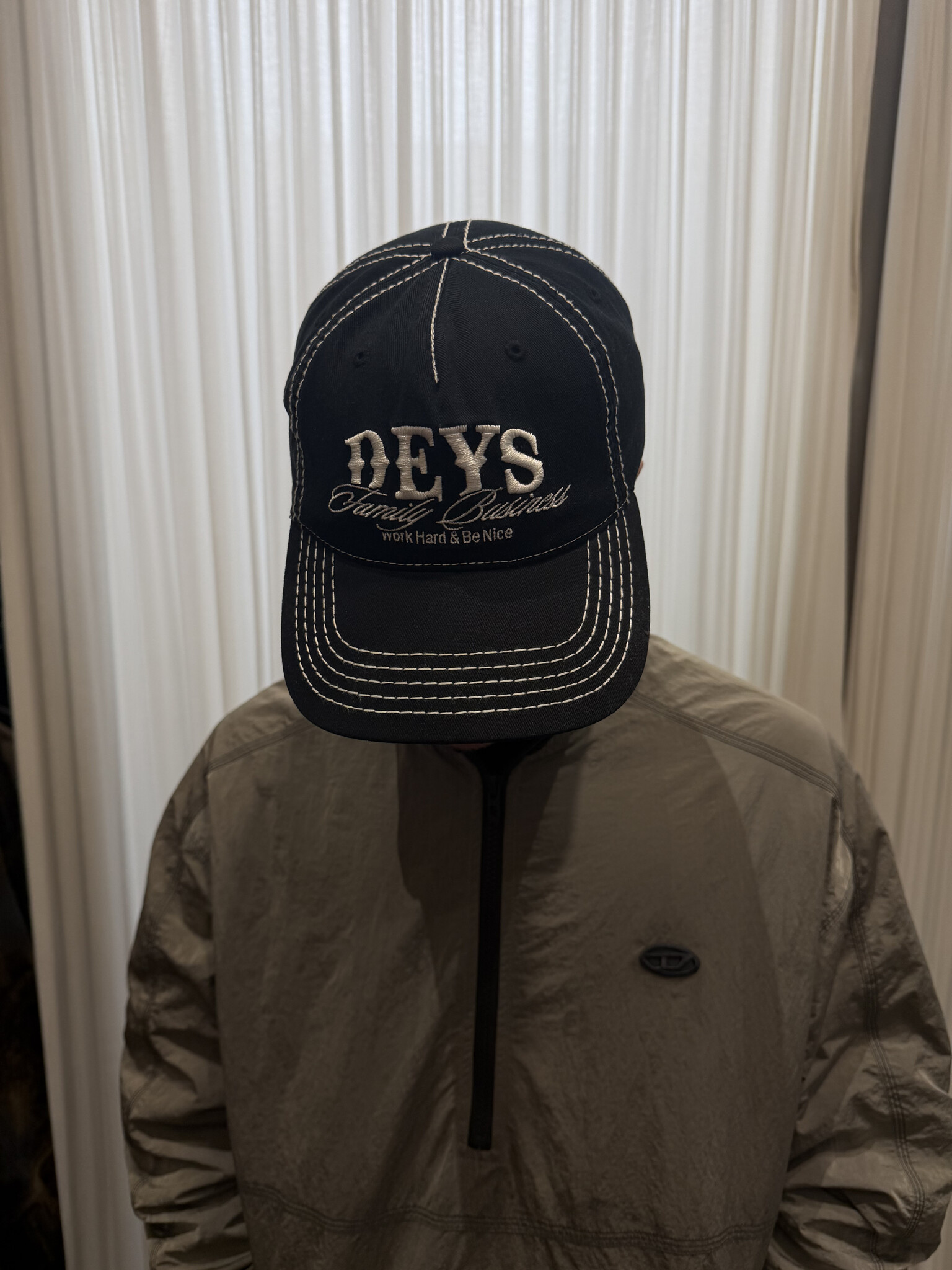 DEYS Hanrock Contrast Cap
