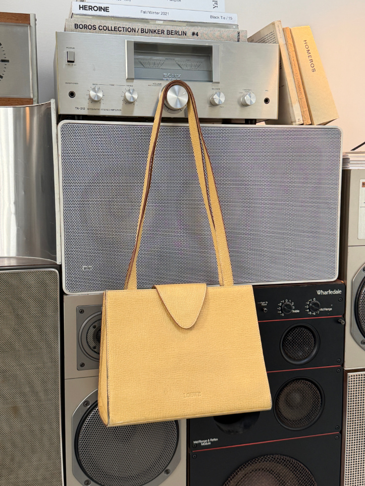 RR ARCHIVE Loewe Leather Shoulder Bag