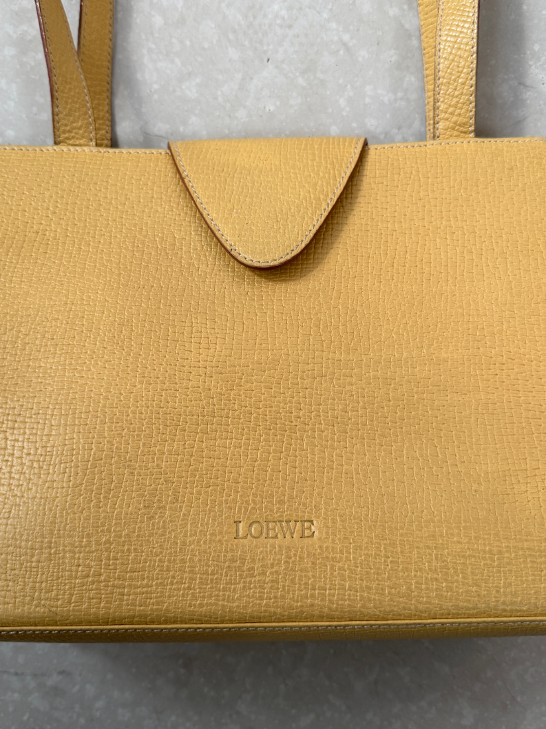 RR ARCHIVE Loewe Leather Shoulder Bag