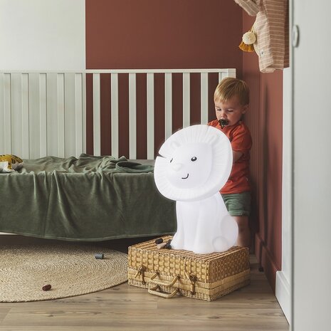 Atelier Pierre Junior Hakuna Leeuw Xl Sfeerlamp - Speaker | Wit Atelier Pierre Junior Hakuna Leeuw Xl Sfeerlamp - Speaker | Wit