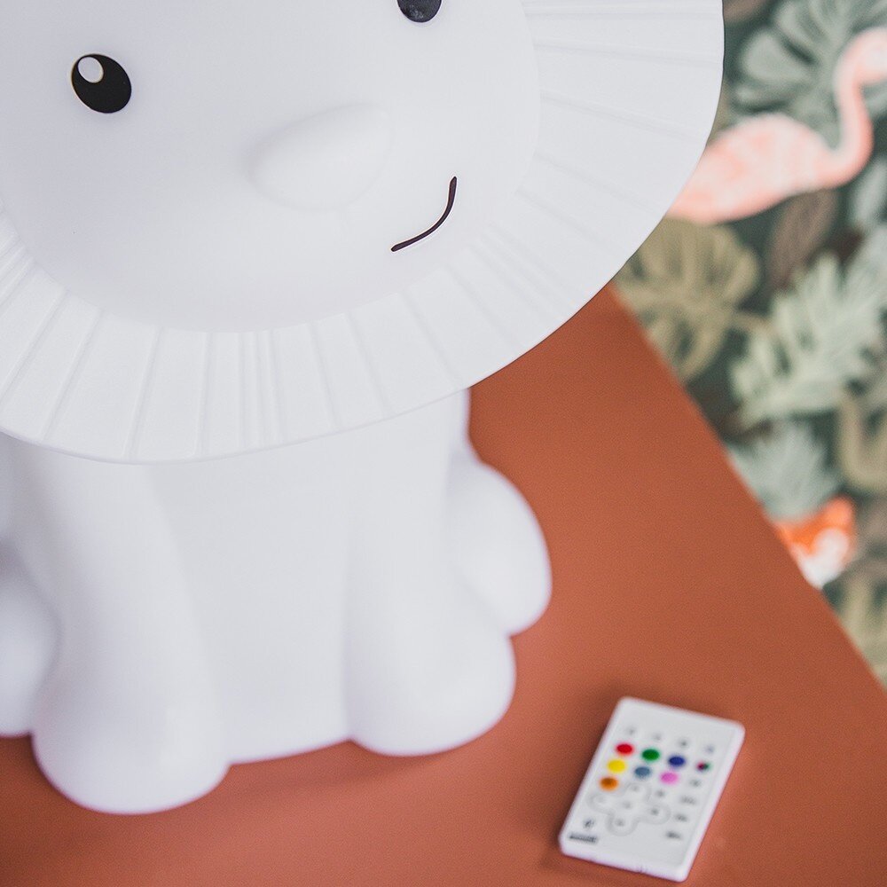 Atelier Pierre Junior Hakuna Leeuw Xl Sfeerlamp - Speaker | Wit Atelier Pierre Junior Hakuna Leeuw Xl Sfeerlamp - Speaker | Wit