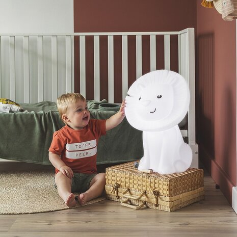 Atelier Pierre Junior Hakuna Leeuw Xl Sfeerlamp - Speaker | Wit Atelier Pierre Junior Hakuna Leeuw Xl Sfeerlamp - Speaker | Wit