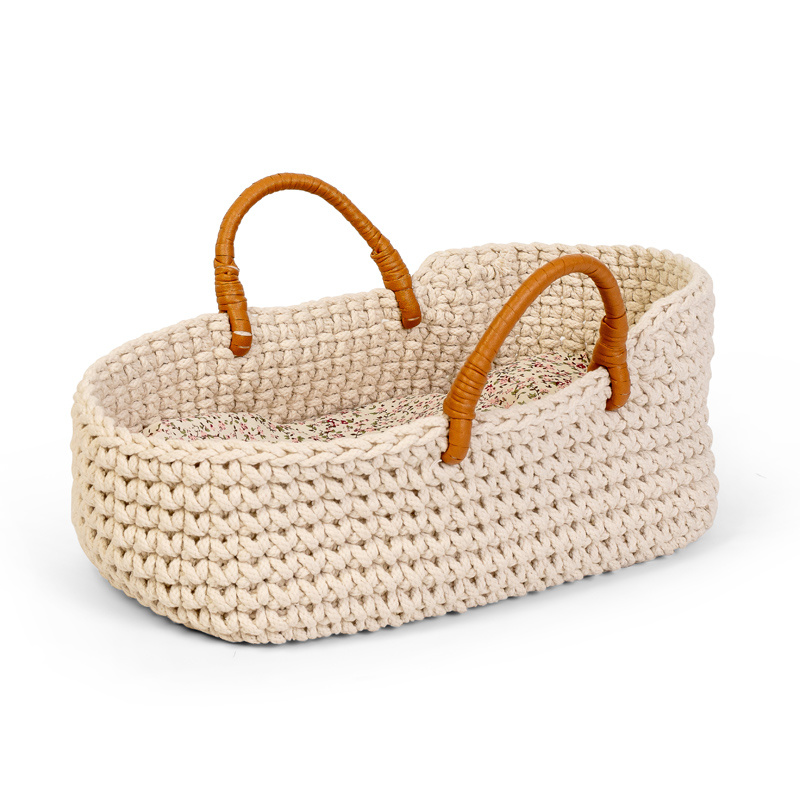 Gebreide poppenreiswieg | 25 cm Gebreide poppenreiswieg | 25 cm