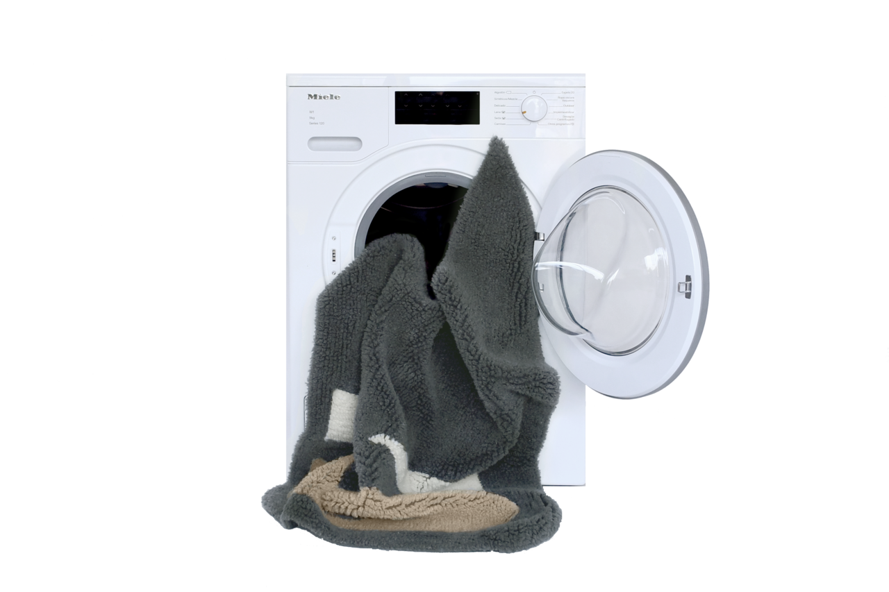 Lorena Canals Batboy | Wollen Vloerkleed 120 x 90 CM Lorena Canals Batboy | Wollen Vloerkleed 120 x 90 CM