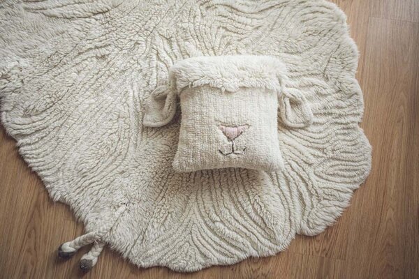 Lorena Canals Woolable Cushion Pink Nose Sheep | Gebreid Kussen 35x35 cm Lorena Canals Woolable Cushion Pink Nose Sheep | Gebreid Kussen 35x35 cm