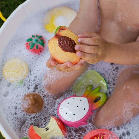 Oli & Carol Bijtspeeltje Fucsia the Dragonfruit Oli & Carol Bijtspeeltje Fucsia the Dragonfruit