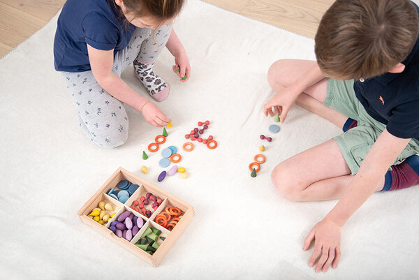 TickiT Loose Parts in houten Sorteerbak met Deksel TickiT Loose Parts in houten Sorteerbak met Deksel