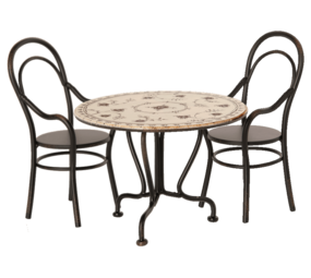 Maileg Miniature Dining Table Eettafel met twee Stoelen Maileg Miniature Dining Table Eettafel met twee Stoelen