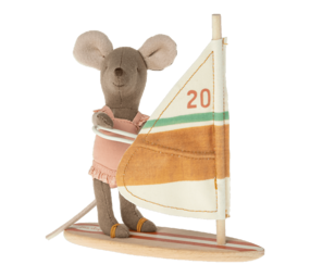Maileg Beach Mouse, Little sister met Surfplank Maileg Beach Mouse, Little sister met Surfplank