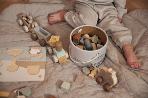 Jollein  Houten speelgoedauto Farm Apple Jollein  Houten speelgoedauto Farm Apple