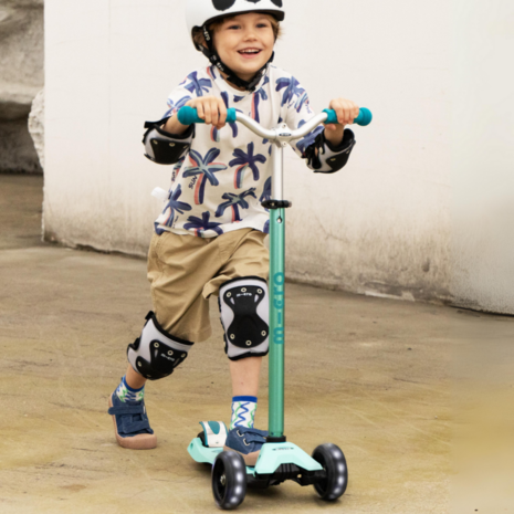 Micro Step Maxi Deluxe Pro LED Aqua Micro Step Maxi Deluxe Pro LED Aqua