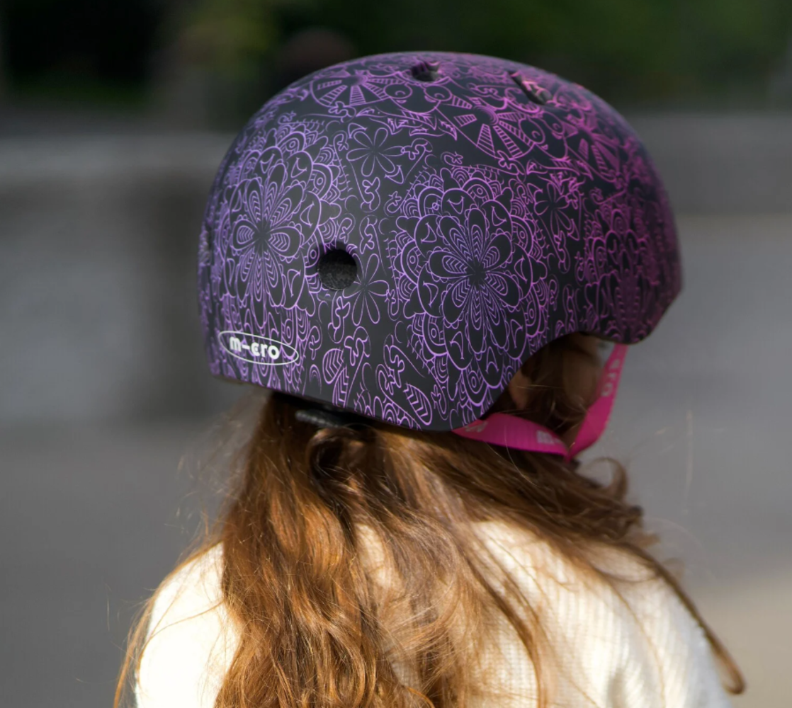 Micro Step Helm Deluxe Mandala Roze/Paars Maat M Micro Step Helm Deluxe Mandala Roze/Paars Maat M