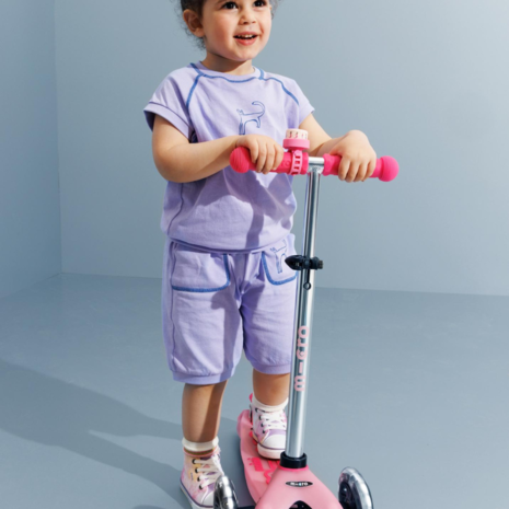 Micro Step Mini Deluxe Glow LED Plus Frosty Roze Micro Step Mini Deluxe Glow LED Plus Frosty Roze