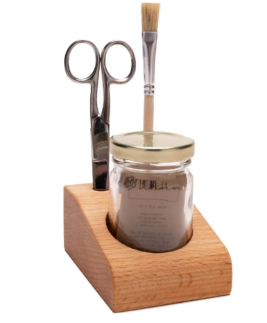 Grennn Lijmpothouder beuken incl. potje, kwastje en schaartje Grennn Lijmpothouder beuken incl. potje, kwastje en schaartje