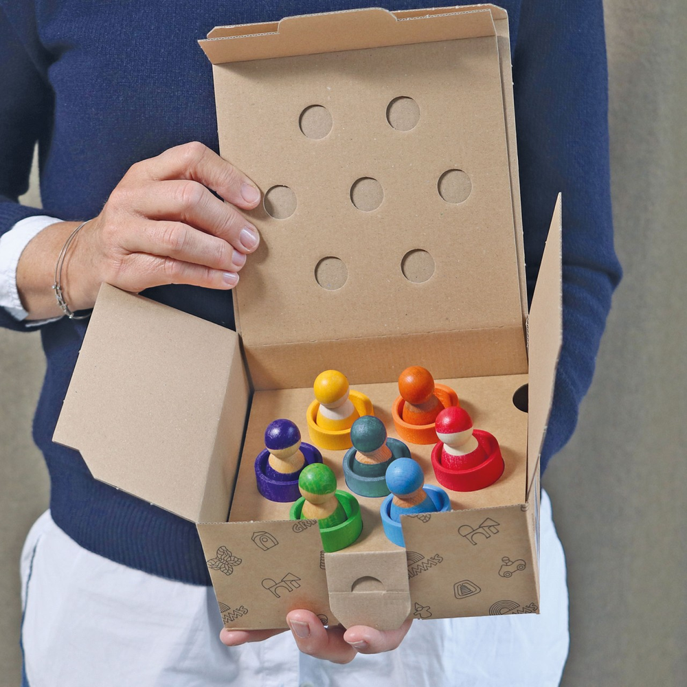 Grimm's Houten Regenboog Vrienden in bakjes 7 stuks Grimm's Houten Regenboog Vrienden in bakjes 7 stuks