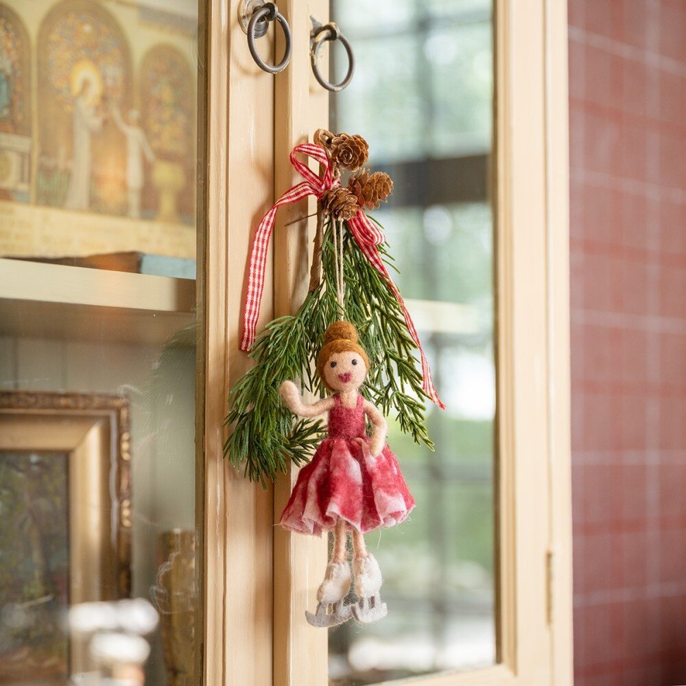 Sjaal met Verhaal Decoratie Hanger Kunstschaatsster - Rood Sjaal met Verhaal Decoratie Hanger Kunstschaatsster - Rood