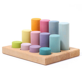 Grimm's Stapel- en sorteerspel pastel rollers in sorteerbord Grimm's Stapel- en sorteerspel pastel rollers in sorteerbord