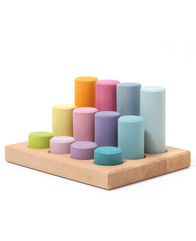 Grimm's Stapel- en sorteerspel pastel rollers in sorteerbord