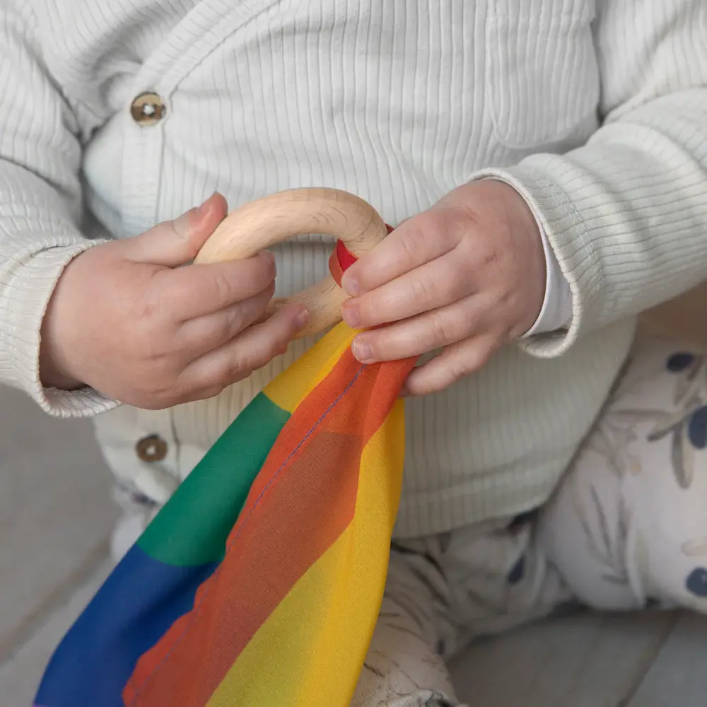 Little Botanic Label Playcycle Speeldoek met Houten Ring Regenboog Waves