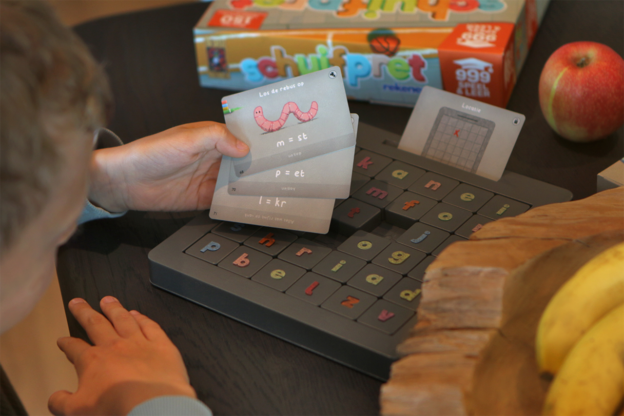 999 Games Schuifpret Spelling