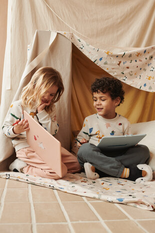 Liewood Zora Magisch Teken Tablet Around The World Sandy