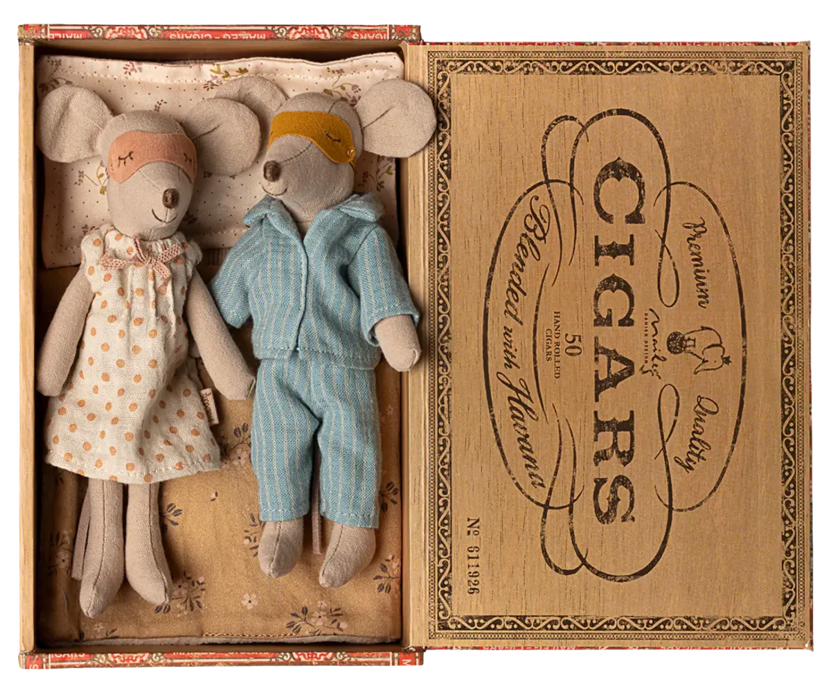 Maileg Mum & Dad Mice in Cigarbox