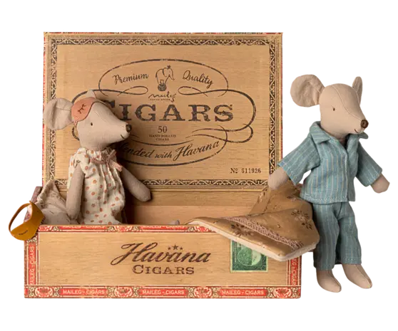 Maileg Mum & Dad Mice in Cigarbox