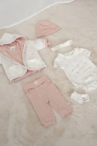 Feetje Babykleding Mutsje Pointelle Rib Delicate Flower Roze