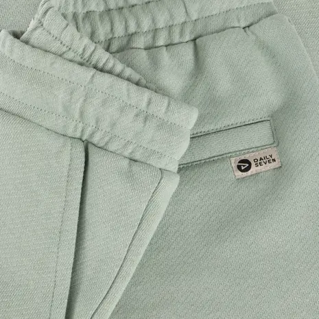 Daily7 Shorts Structure Green Milieu