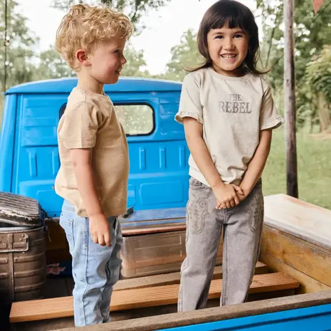 Daily7 Shirt Backprint Latte Sand