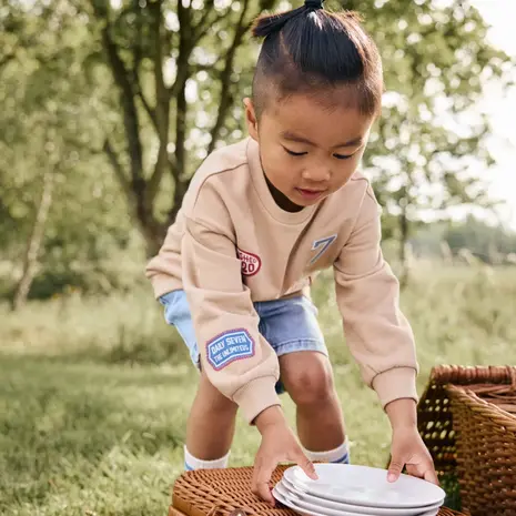 Daily7 Oversized Sweater Badges