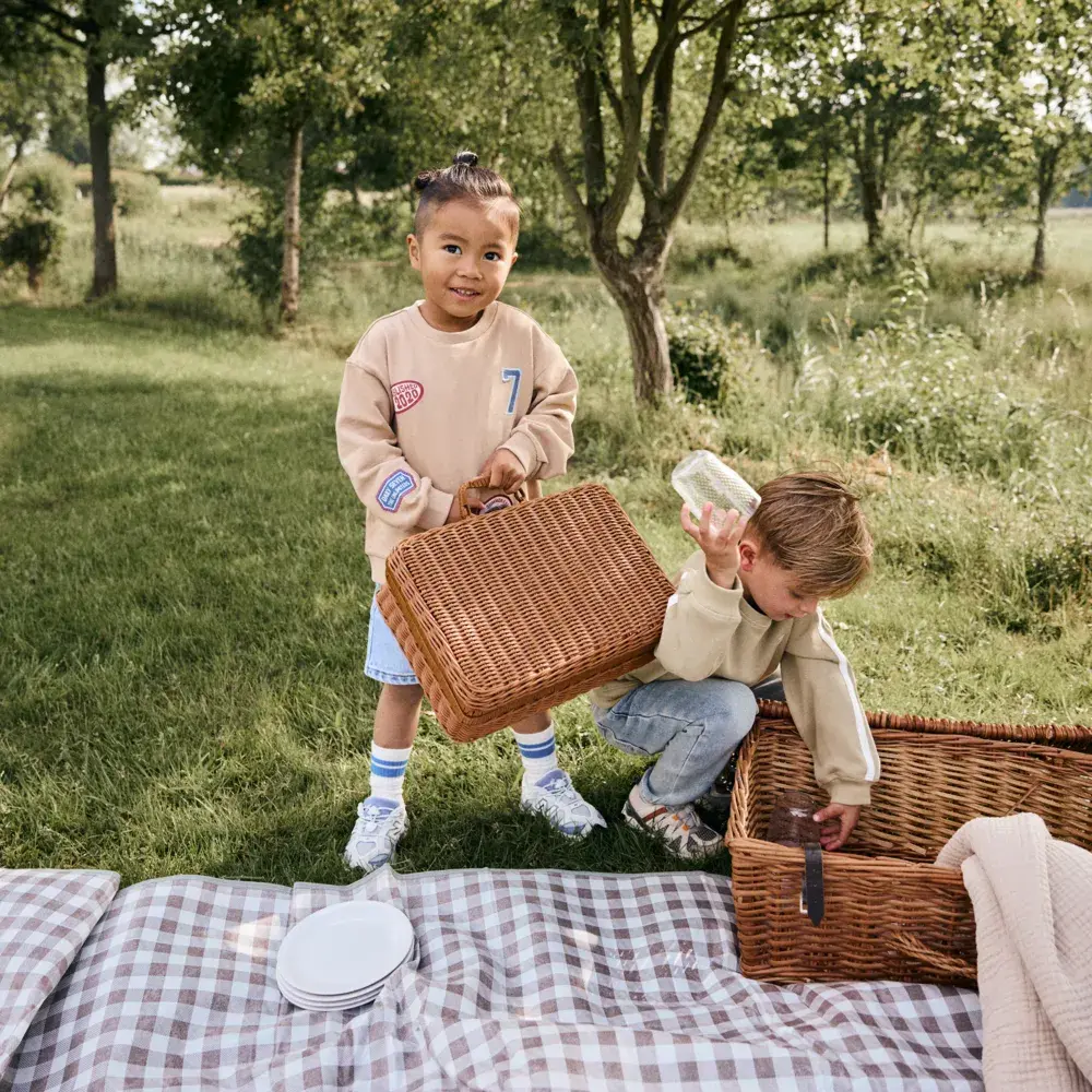 Daily7 Oversized Sweater Badges