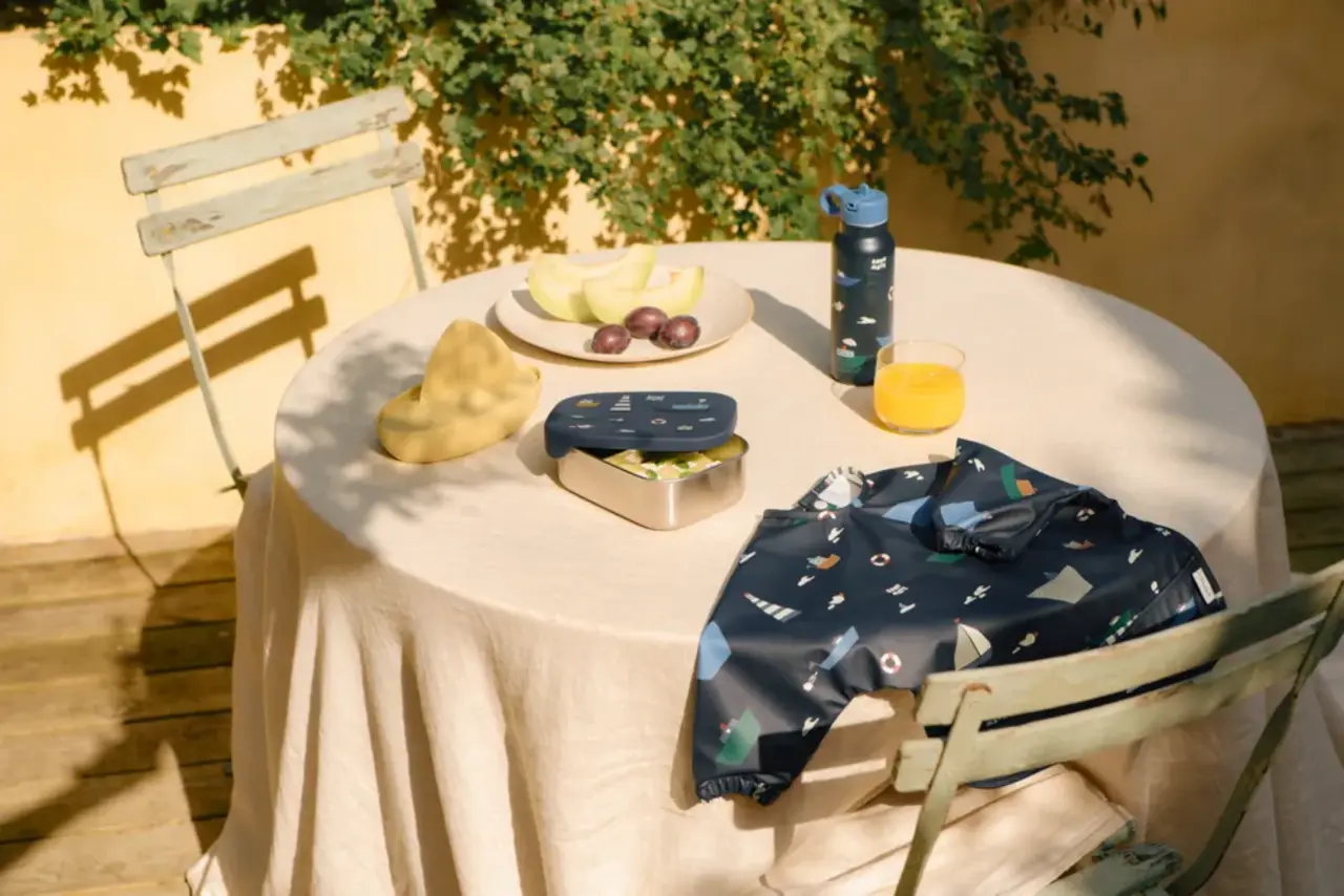 Liewood Lunchbox Arthur Arthur Sailing Classic Navy