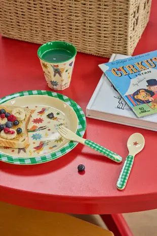 Rice Melamine Beker - Medium - Hero Groen Rice Melamine Beker - Medium - Hero Groen