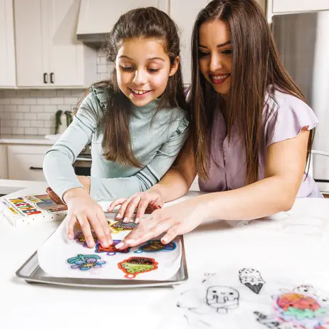 OOLY Shrink-Its! D.I.Y. Shrink Art Kit - Fun Friends