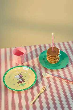 Rice Melamine Bord - Yellow Snoopy Rice Melamine Bord - Yellow Snoopy