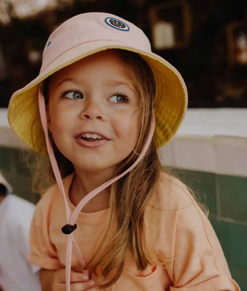 Hello Hossy Bucket Hat Mini Rosita