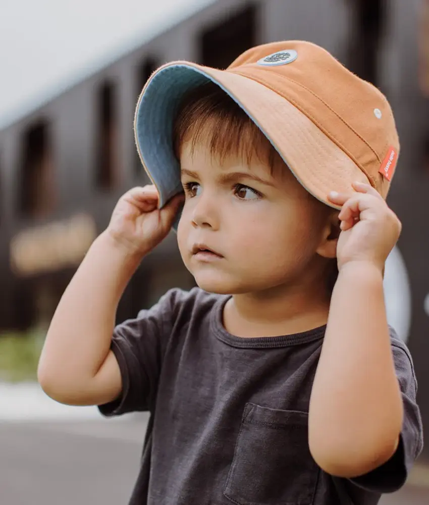 Hello Hossy Bucket Hat Mini Chesnut