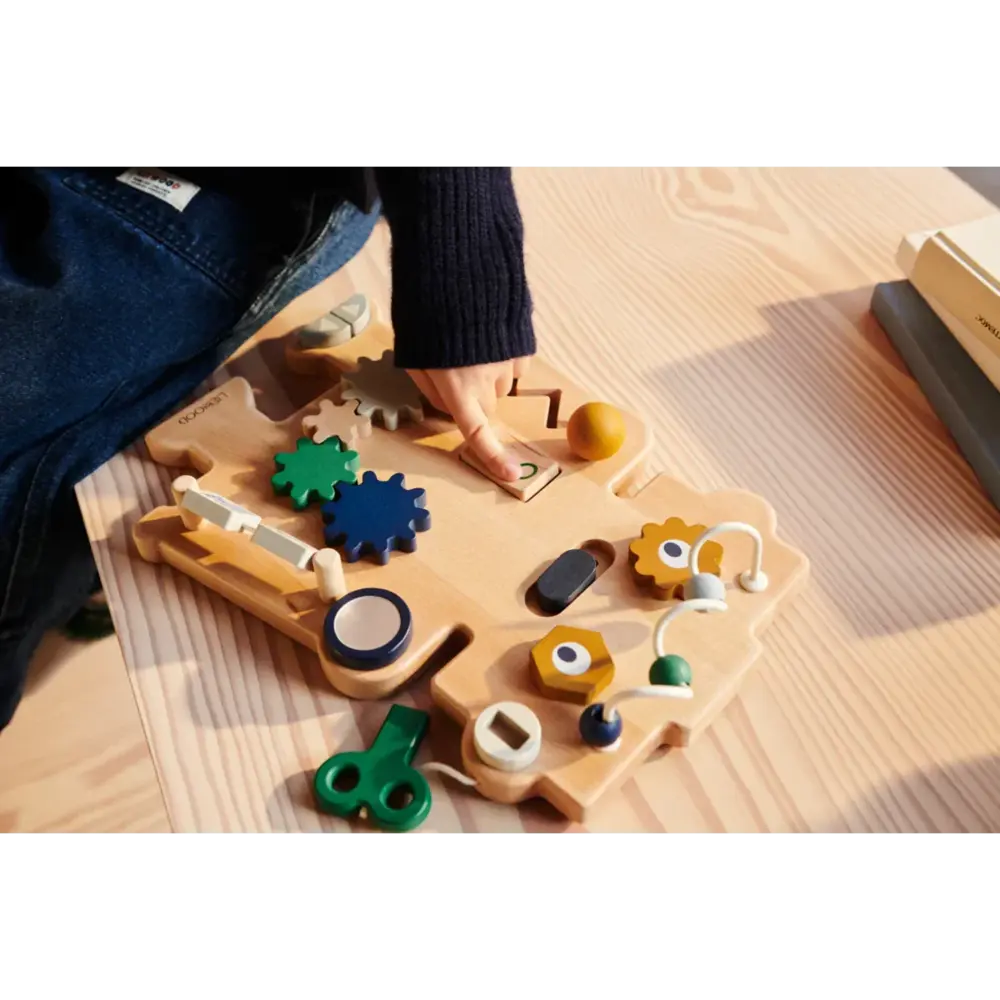 Liewood Activiteitenpaneel Carola Robot Indigo Blue Liewood Activiteitenpaneel Carola Robot Indigo Blue