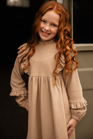 The littlecuties Jurk Delphine Rib Beige The littlecuties Jurk Delphine Rib Beige