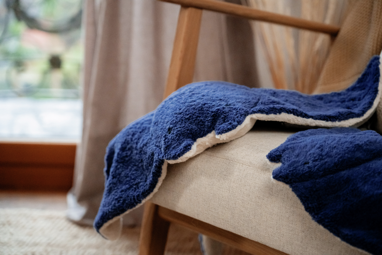 Senger Naturwelt Warmte Knuffel Manta Large - Blauw Senger Naturwelt Warmte Knuffel Manta Large - Blauw