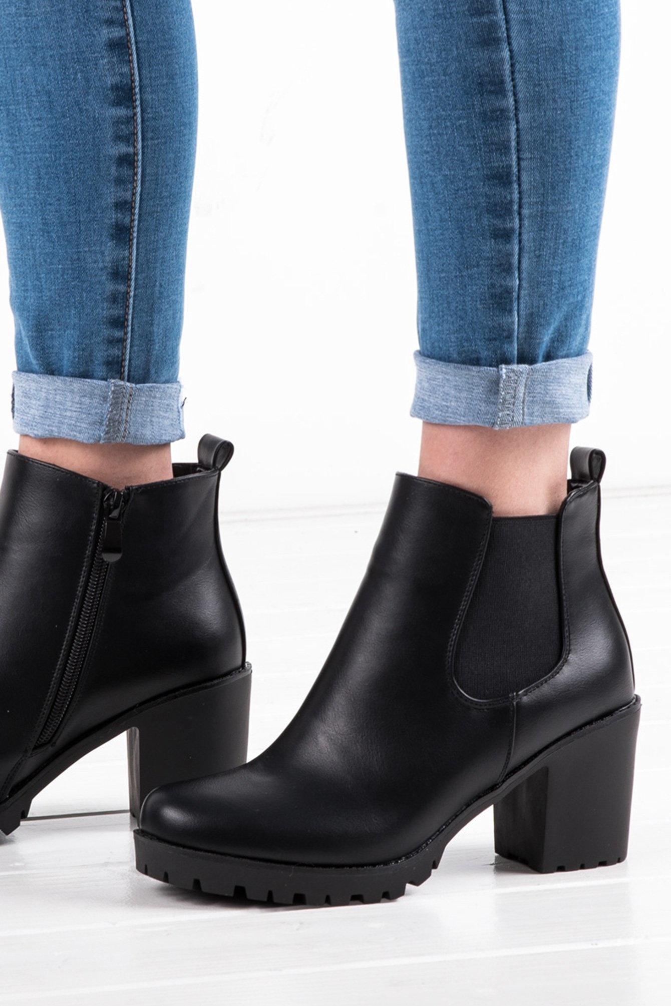 Famous Store I Chelsea boots met hak I Dames schoen met blokhak