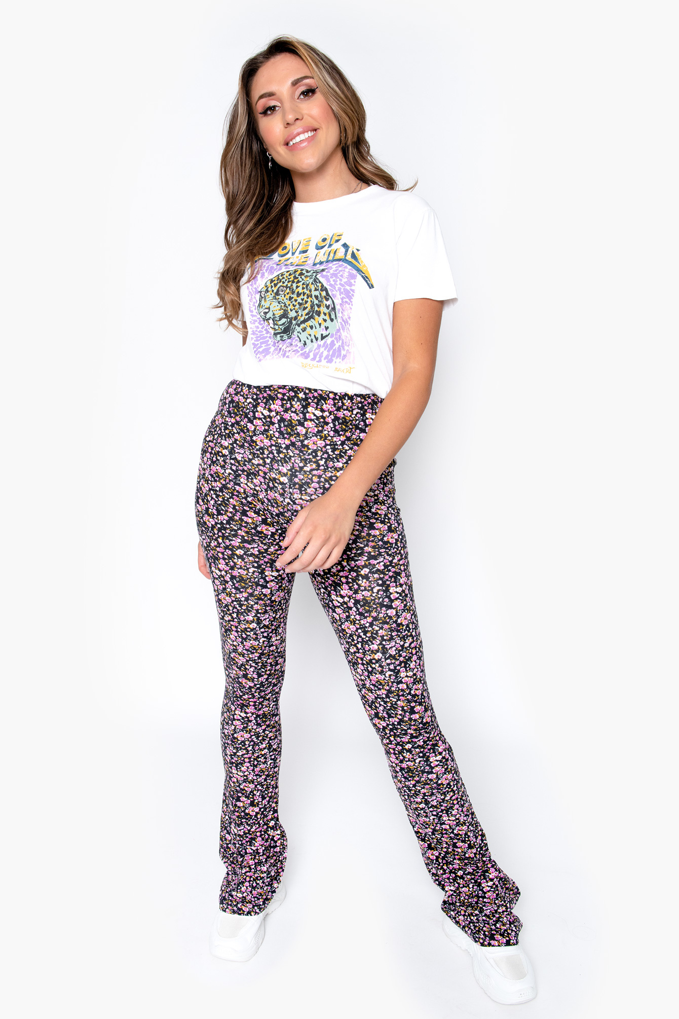Flower flare pants Denise lila I Bloemen broek met wijde pijpen - Famous  Store