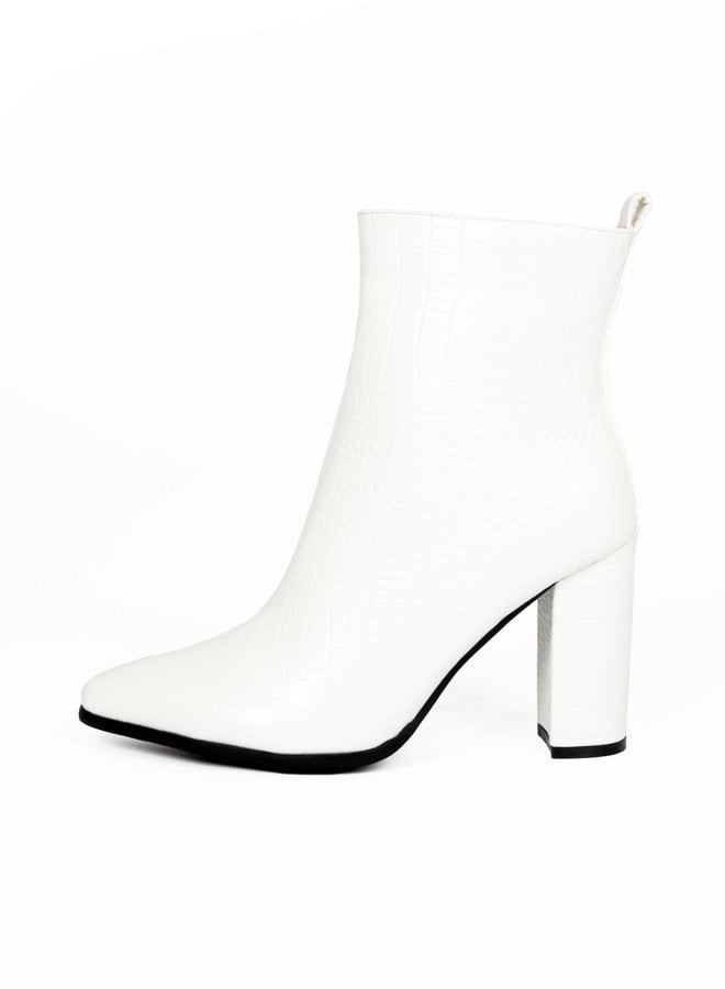 One more white croco - MAAT 36 & 37